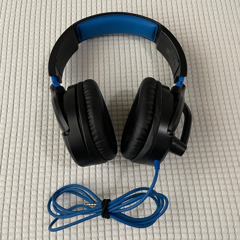 Turtle Beach - Recon 70 Wired Gaming Headset for PS4 Pro, PS4 & PS5 - Black/Blue